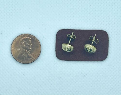 14k yellow gold engraved stud earrings 8mm diamond cut 0.9g vintage estate