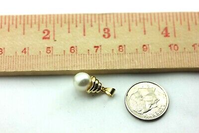 18k yellow gold 7.6mm round white cultured pearl beehive cap pendant New