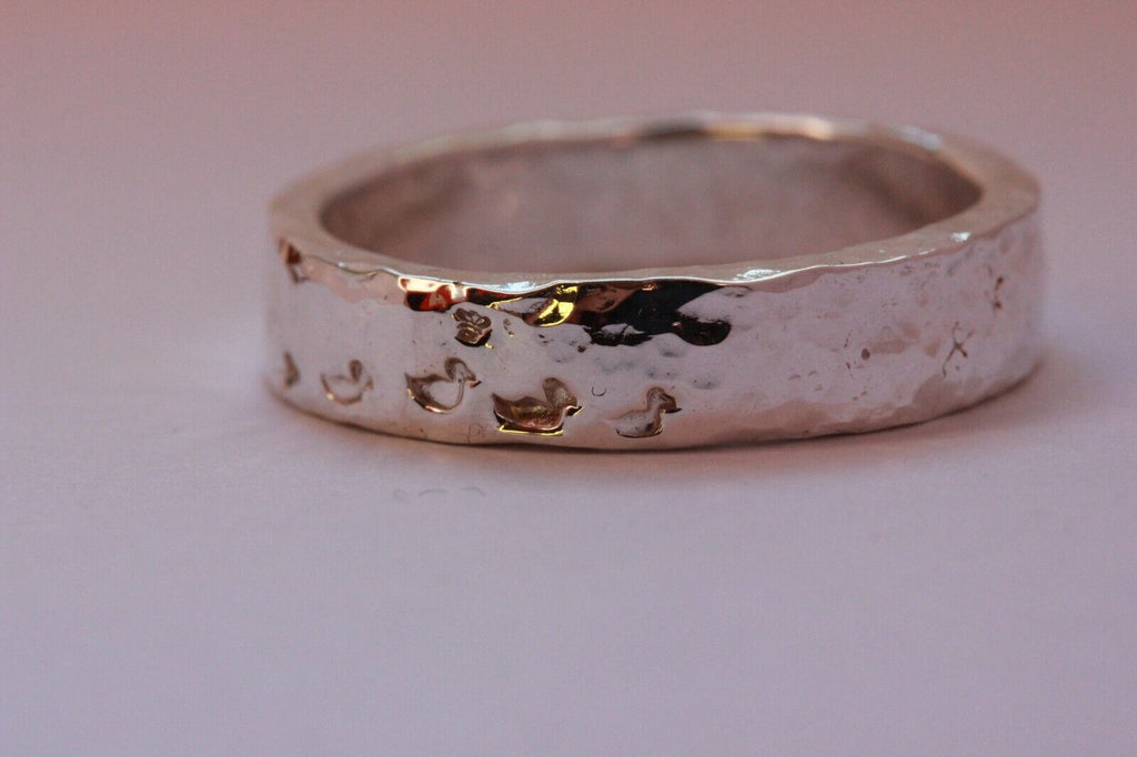 sterling silver Men's ring band hammered ducks in a row 5mm size 11 new 7.4grams