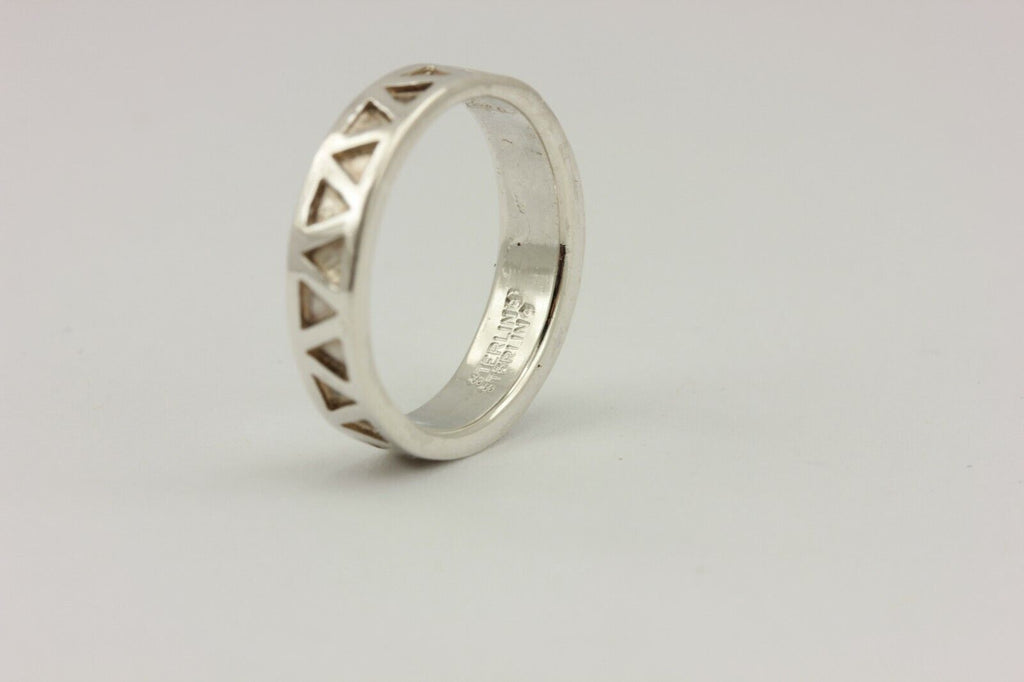 sterling silver wedding band ring size 5.25 4mm x 2mm alternating triangles 3.4g