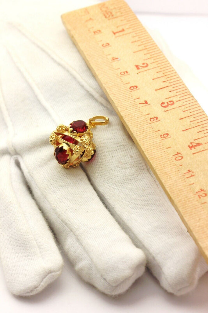 750 18k yellow gold 8.5x6.5mm oval red glass charm pendant vintage 6.62g