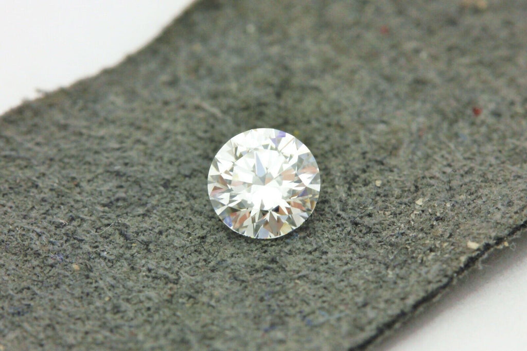 GIA natural diamond 0.30ct F VVS1 Excellent 4.28-4.31x2.65mm round brilliant new