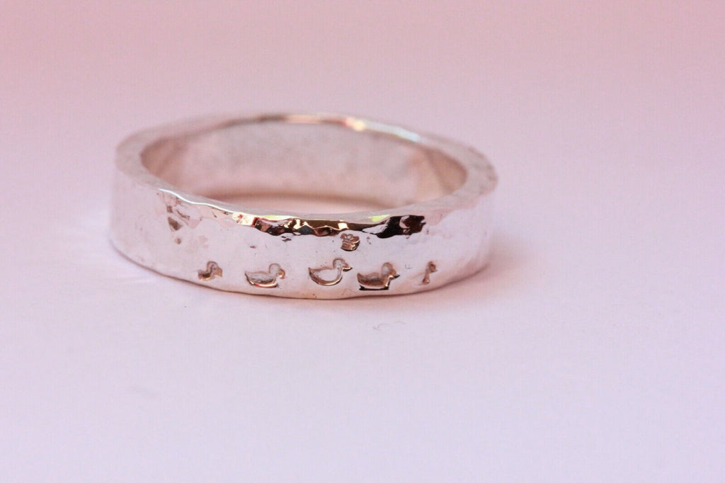 sterling silver Men's ring band hammered ducks in a row 5mm size 11 new 7.4grams