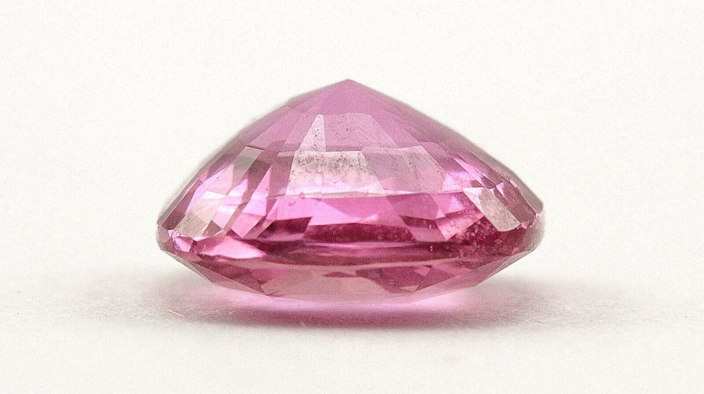 1 cushion shaped purplish-pink sapphire 2.55ct Madagascar 7.95x7.81x4.42mm