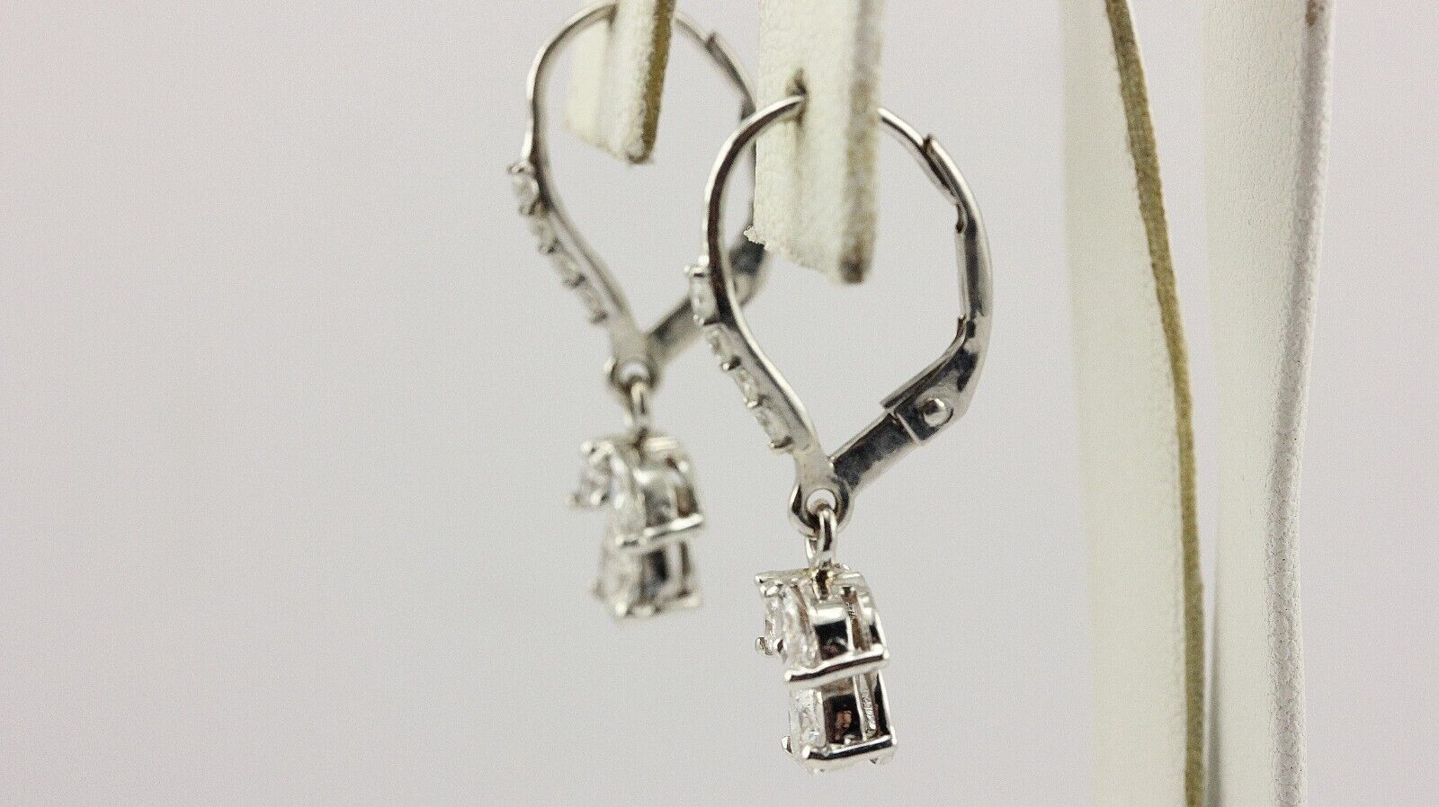 14k white gold diamond teardrop earrings 0.5ctw pear Mq Rd 1 inch length 2.80GR