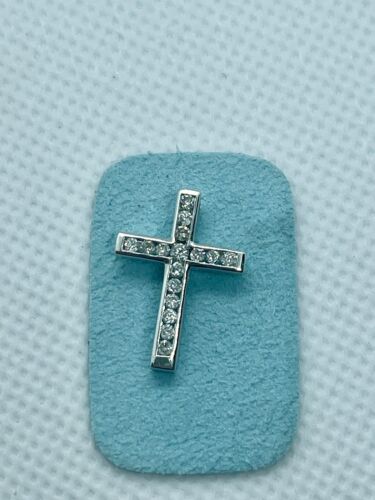 14k white gold diamond cross pendant 0.25ctw 0.75inch 1.1g estate