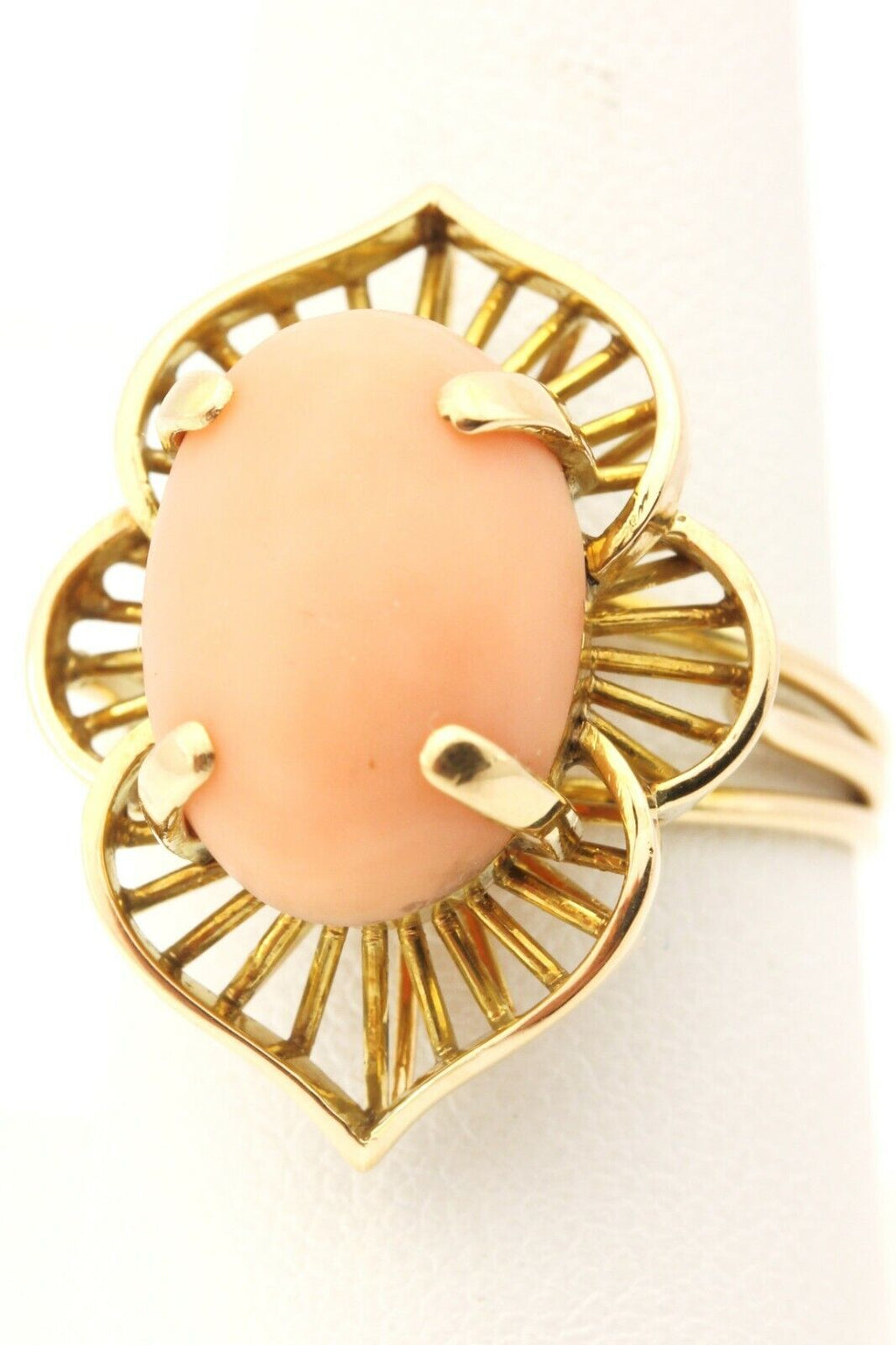 14k yellow gold 15x10.5mm oval angel skin pink coral ring size 8.25 vintage 6.7g