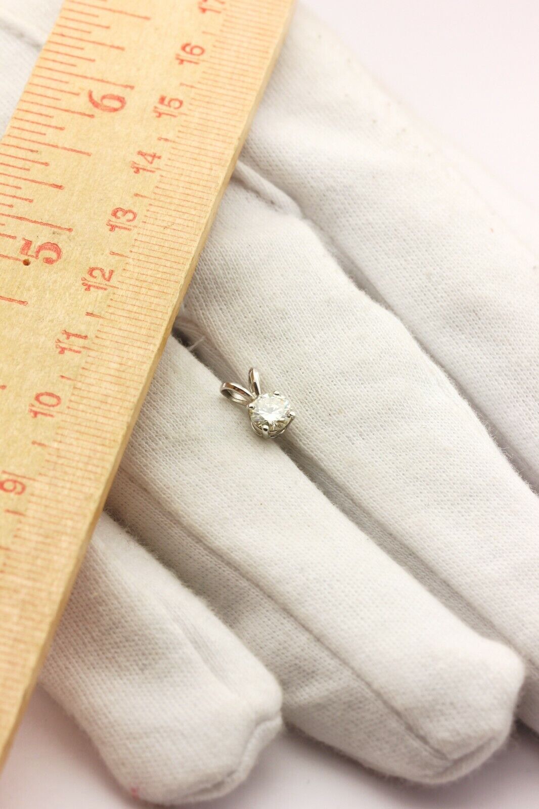 14k white gold GIA 0.43ct round brilliant diamond M VS2 solitaire pendant estate