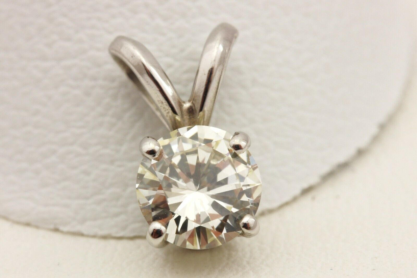 14k white gold GIA 0.43ct round brilliant diamond M VS2 solitaire pendant estate