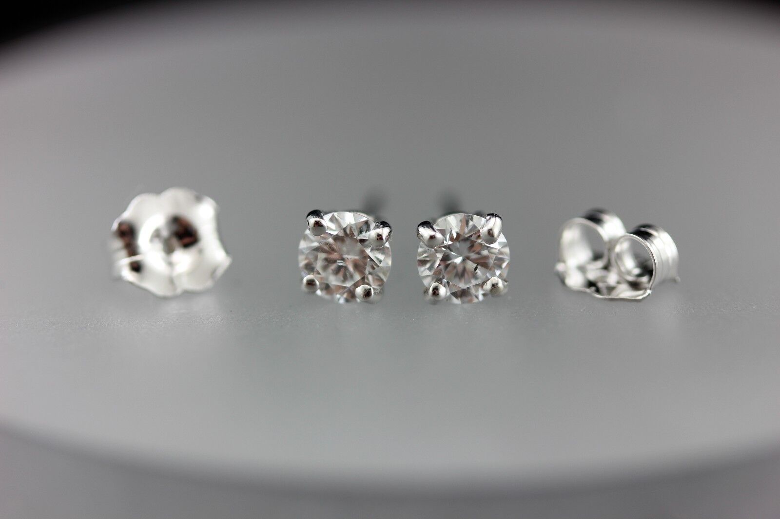 14k white gold .63ctw 4.3mm round diamond solitaire stud earrings NEW .81 grams