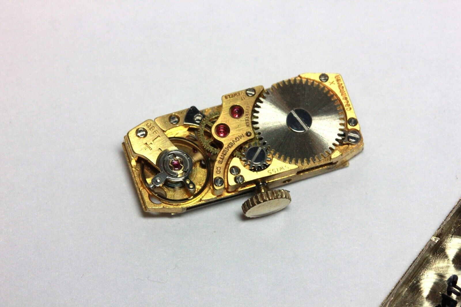 Geneva 17 jewels incabloc watch movement 14k yellow gold back estate vintage