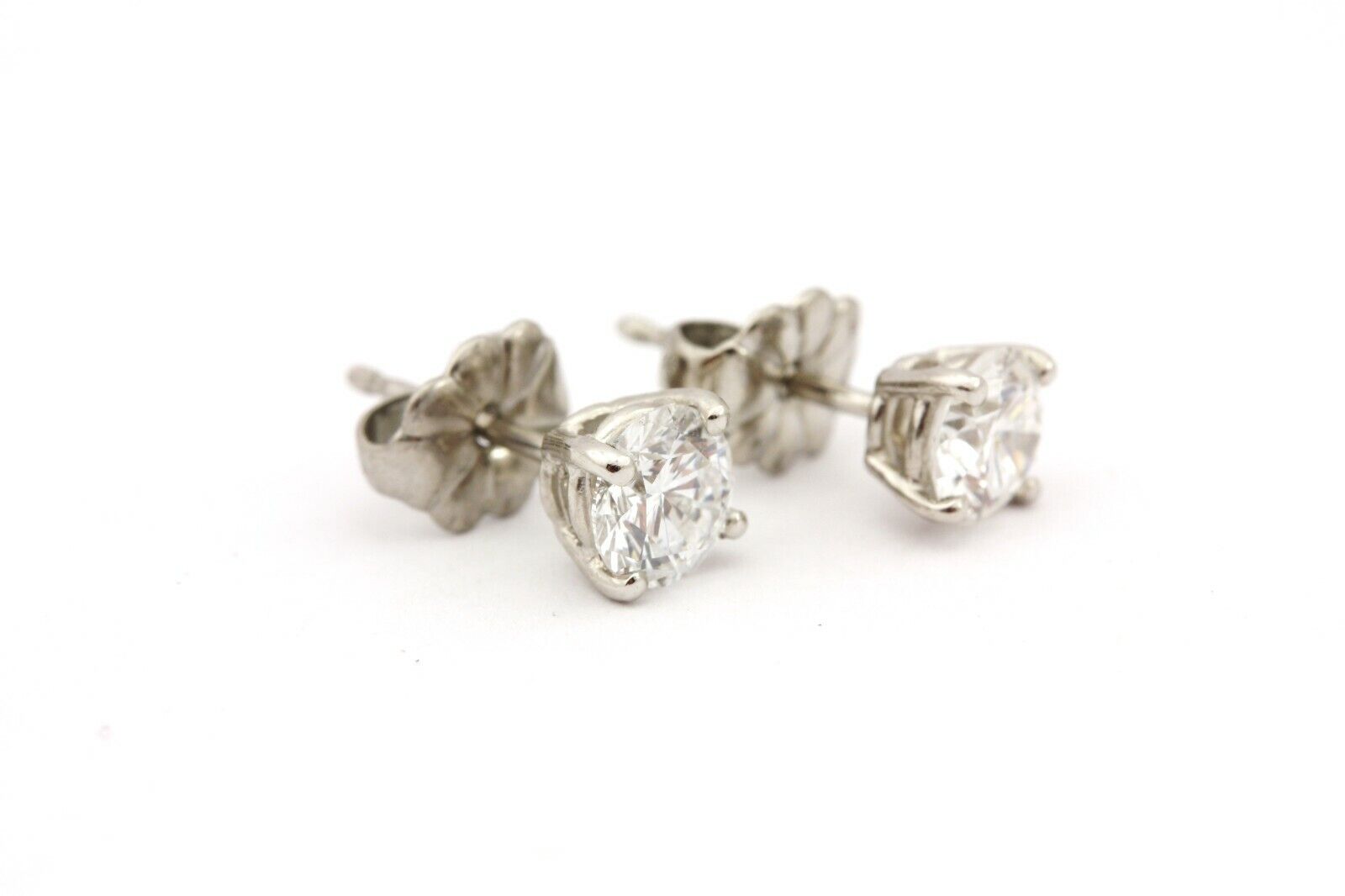 platinum round brilliant solitaire diamond stud earrings 4.8mm 0.84ctw 1.41g