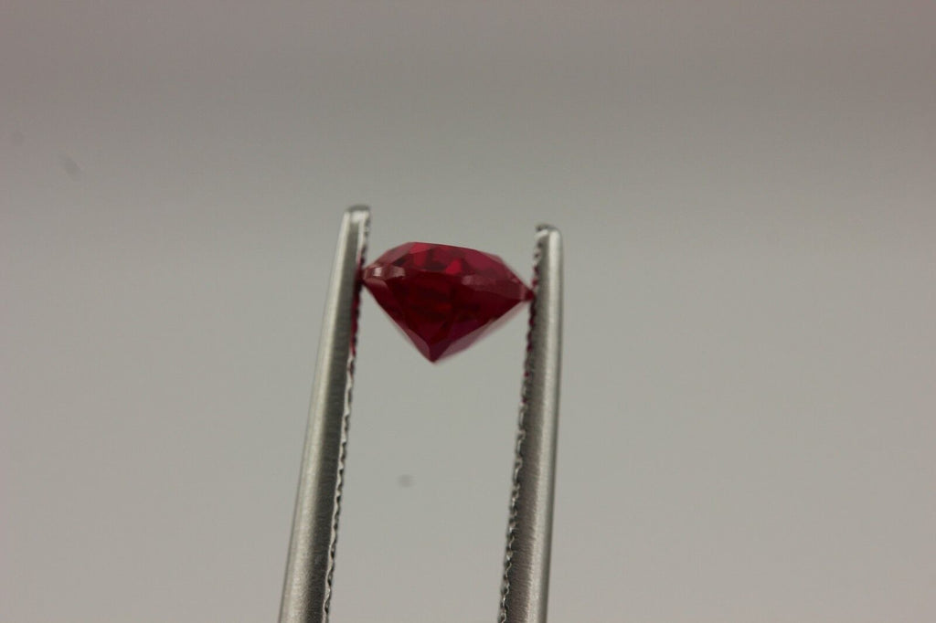 1.04 carat ruby lab created oval 6.90 x 4.98 x 3.41 mm NEW reconstituted