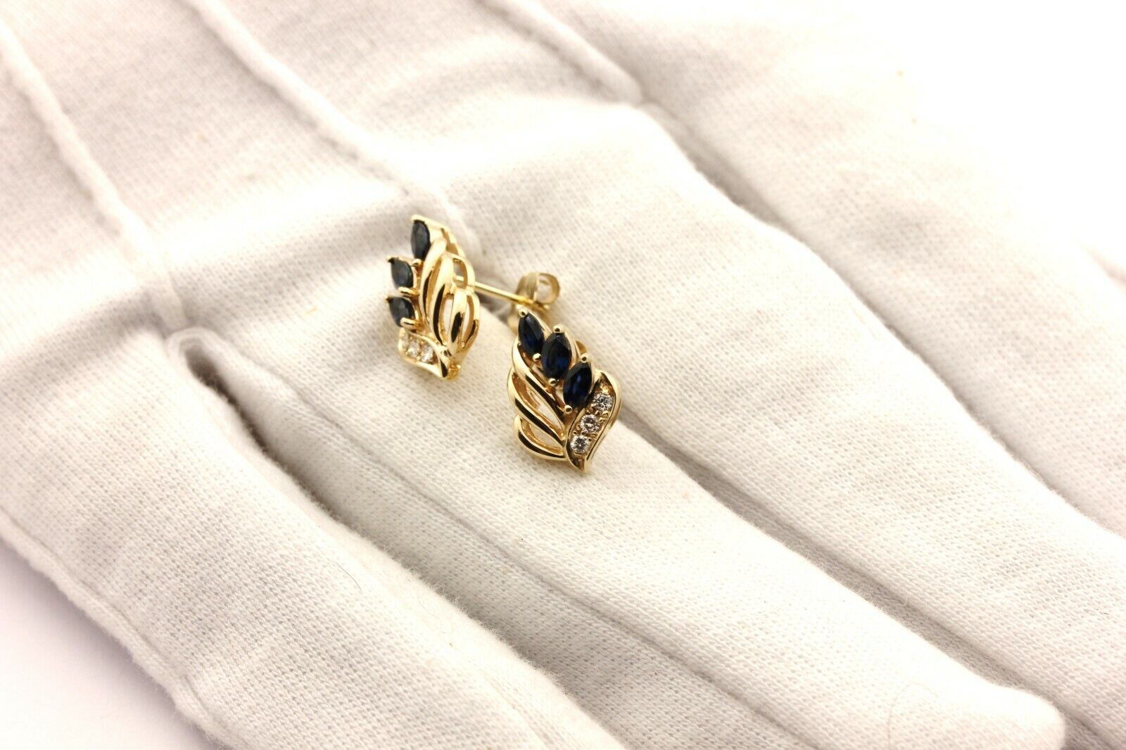14k yellow gold 0.50ctw sapphire 0.10ctw diamond stud earrings estate 2.8g leaf