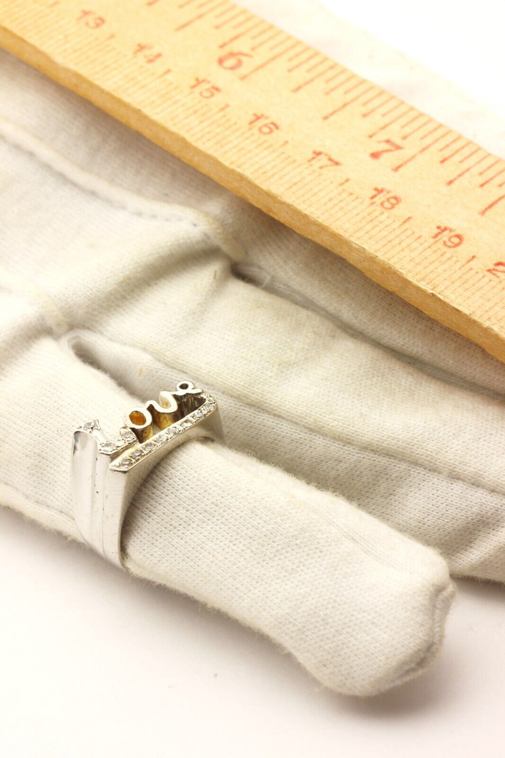 10k white gold LOVE 0.10ctw diamond ring size 7.25 6.68g vintage estate