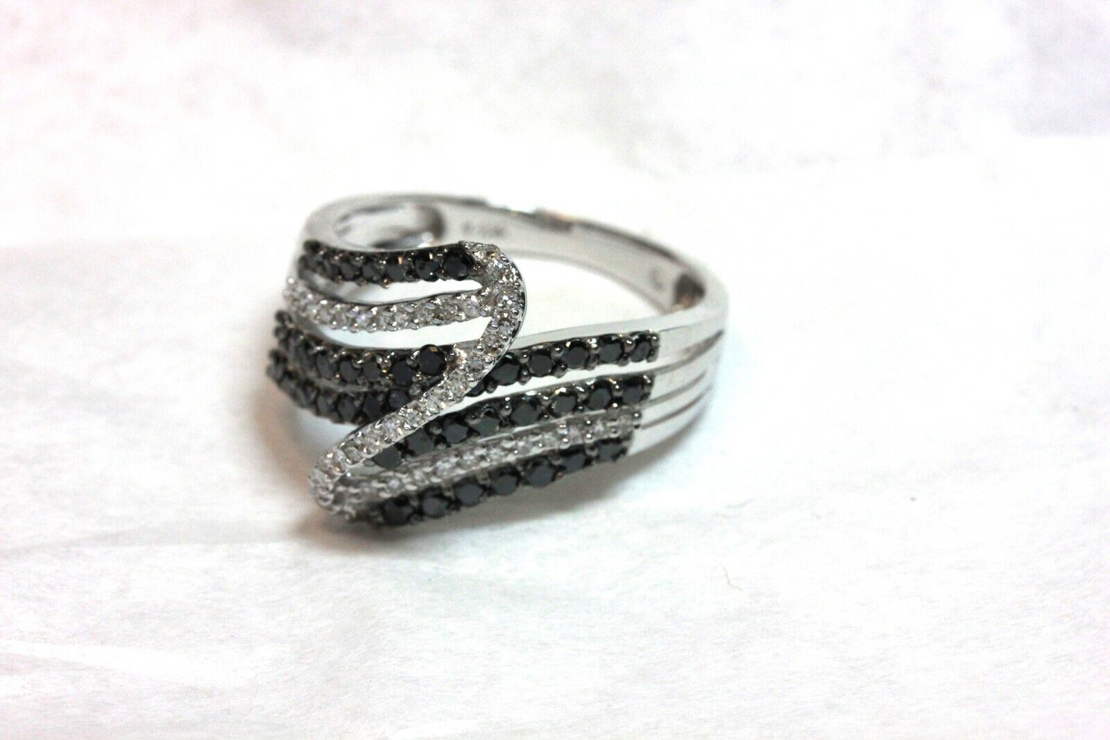 14k white gold .75ctw black diamond twist swirl band ring 4.59g size 8.5 estate