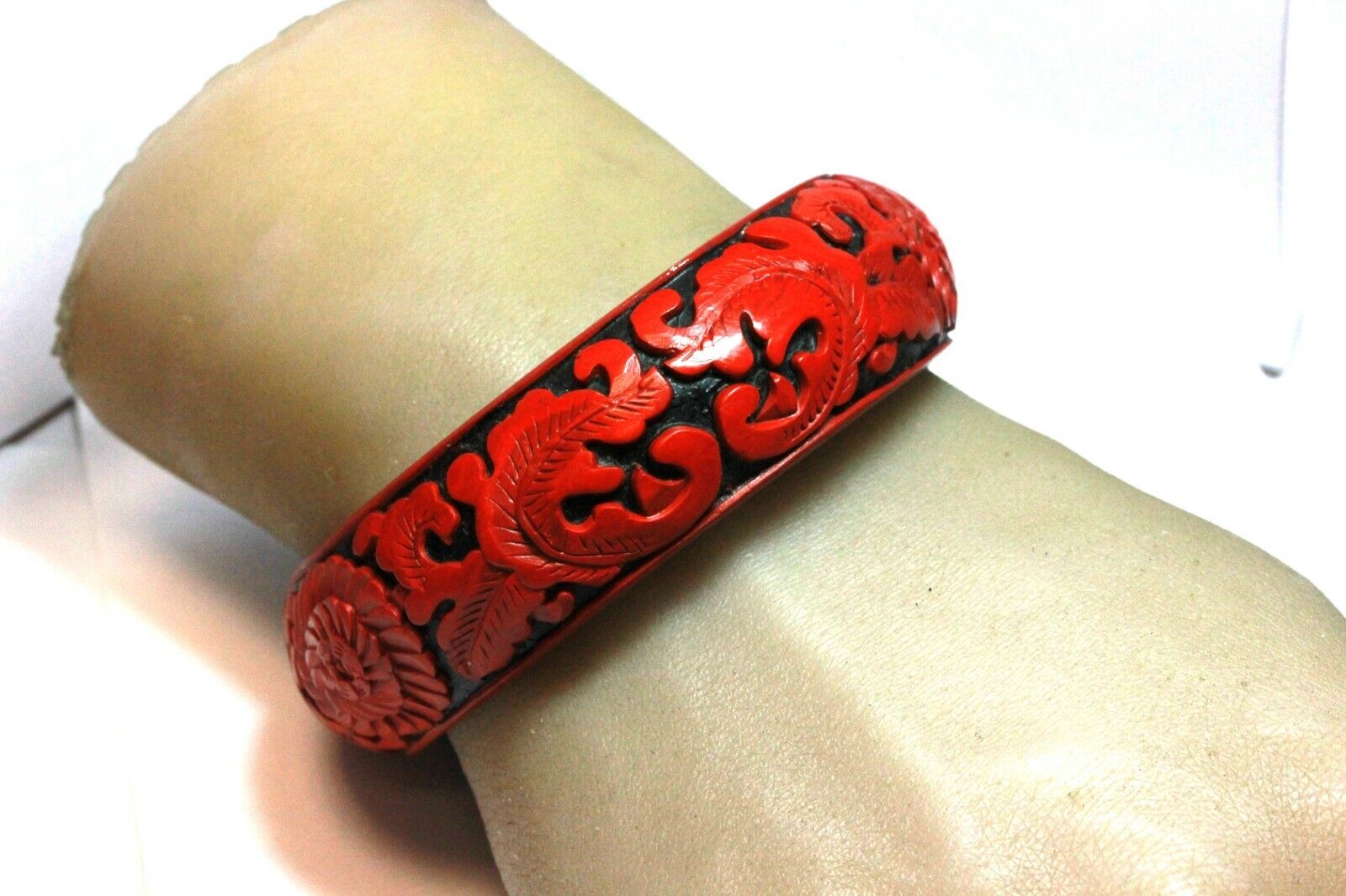 Chinese Cinnabar red black vintage bangle bracelet 7.5 inch 22mm costume 64g
