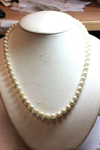 20 inch costume fashion necklace 8mm round white cultured pearls 38.44g estate