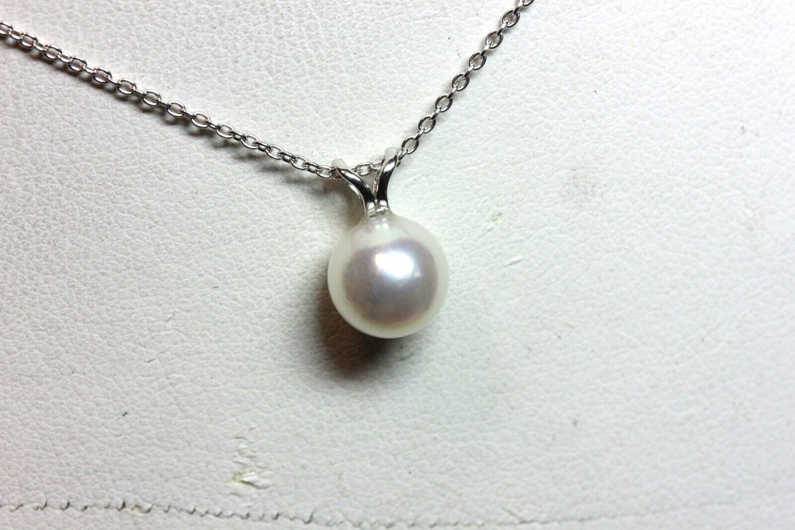 14k white gold 8.40mm round white akoya pearl pendant new rabbit ear NO chain