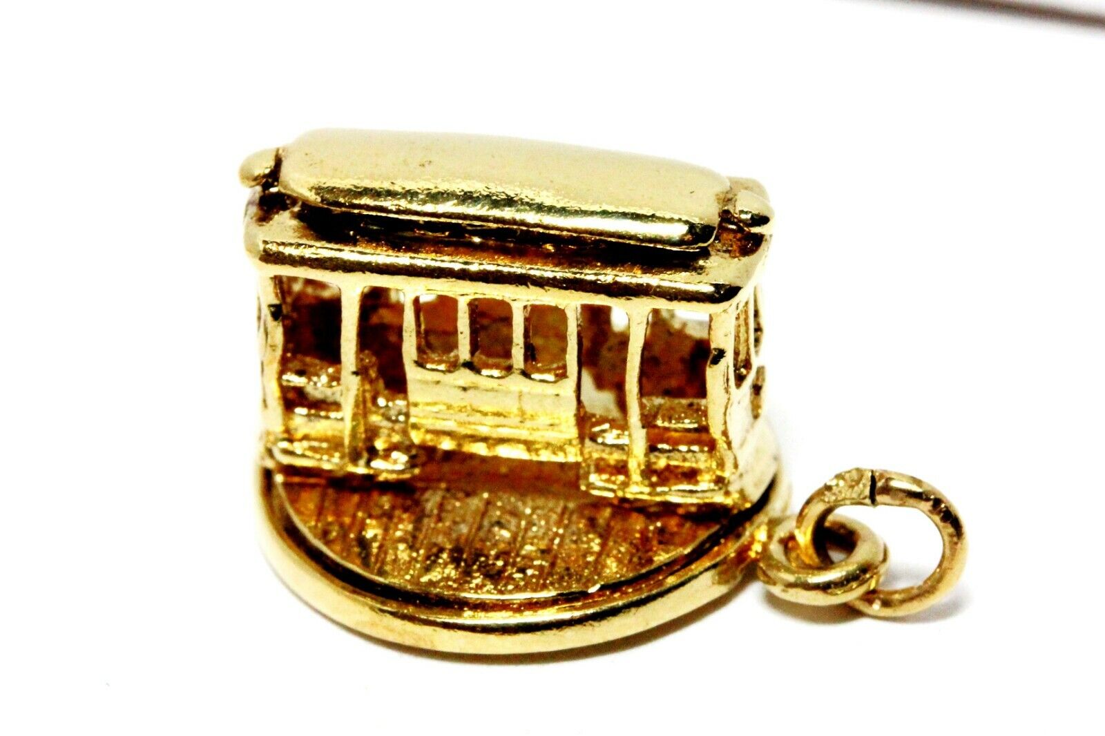 14k yellow gold charm pendant rotating trolley car rare estate vintage 4.9 grams