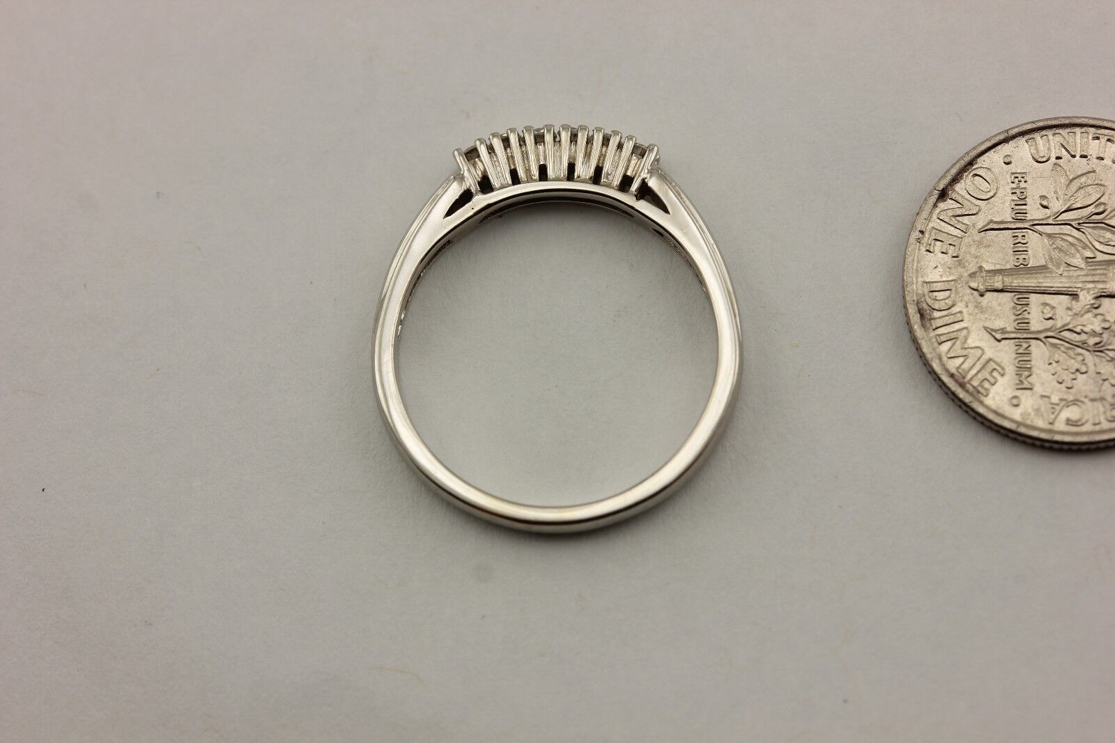 14k white gold .12ctw 6 round diamond 4 prong set wedding band ring sz 6.25 NEW