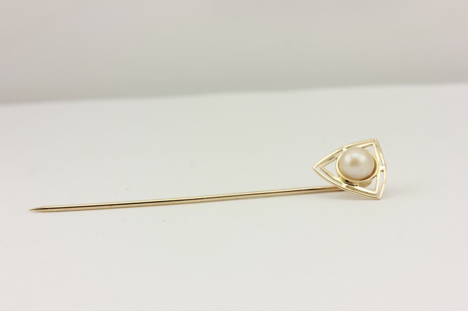 10k yellow gold 6mm pearl 2.5 inch stick pin estate vintage 1.3g