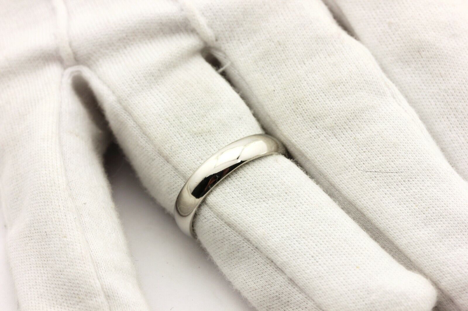 950 platinum wedding band ring size 9 4.5mm estate 9.15g 2mm depth