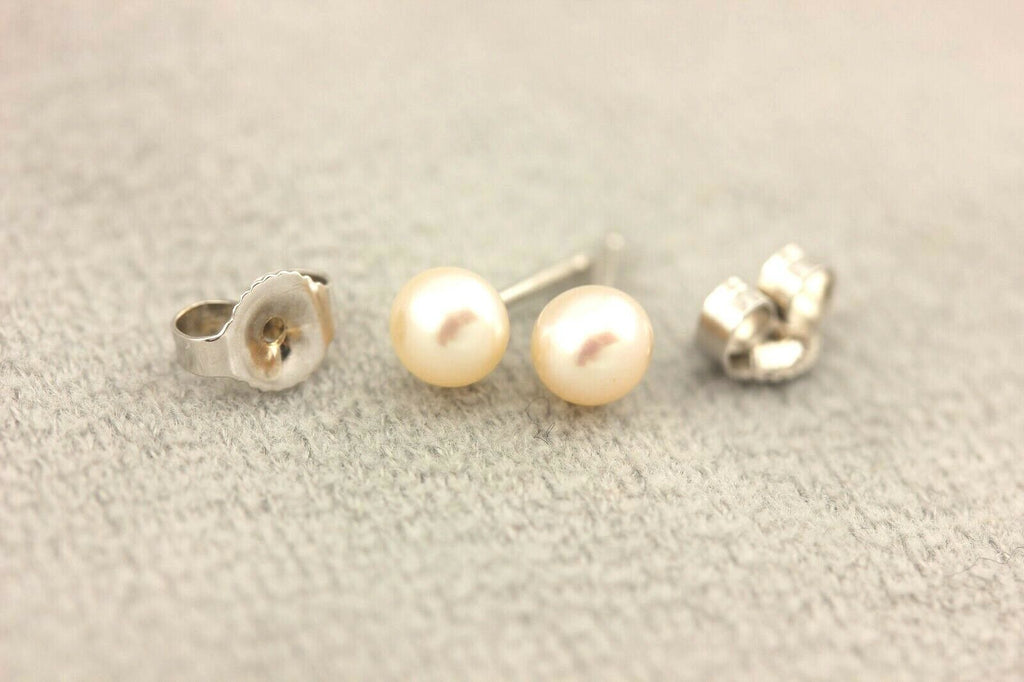 14k white gold 4-4.5mm white round cultured pearl stud earrings NEW