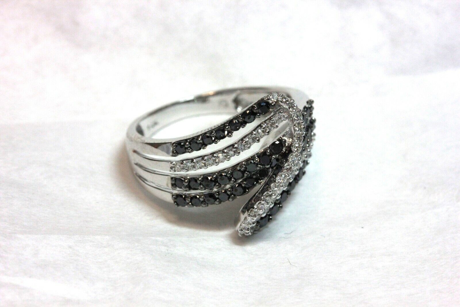 14k white gold .75ctw black diamond twist swirl band ring 4.59g size 8.5 estate