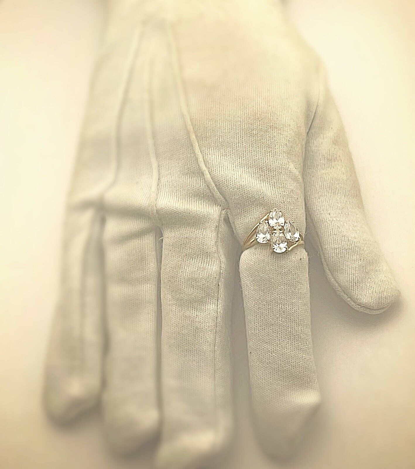 10k yellow gold CZ ring size 7.74 3.9g vintage estate cluster cubic zirconia