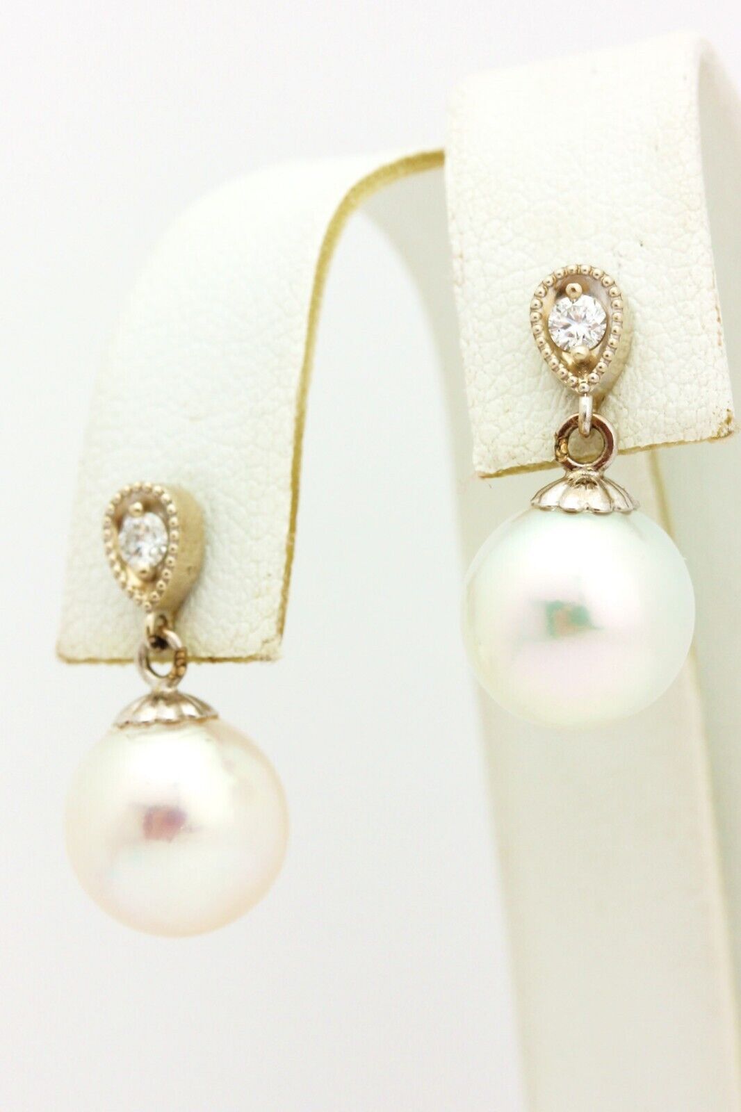 14k white gold 10mm Akoya pearl 0.11ctw diamond stud earrings 0.75 inch 0.8g