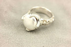 Ring sterling silver platinum alloy Pilver white button pearl fleur de lis NEW