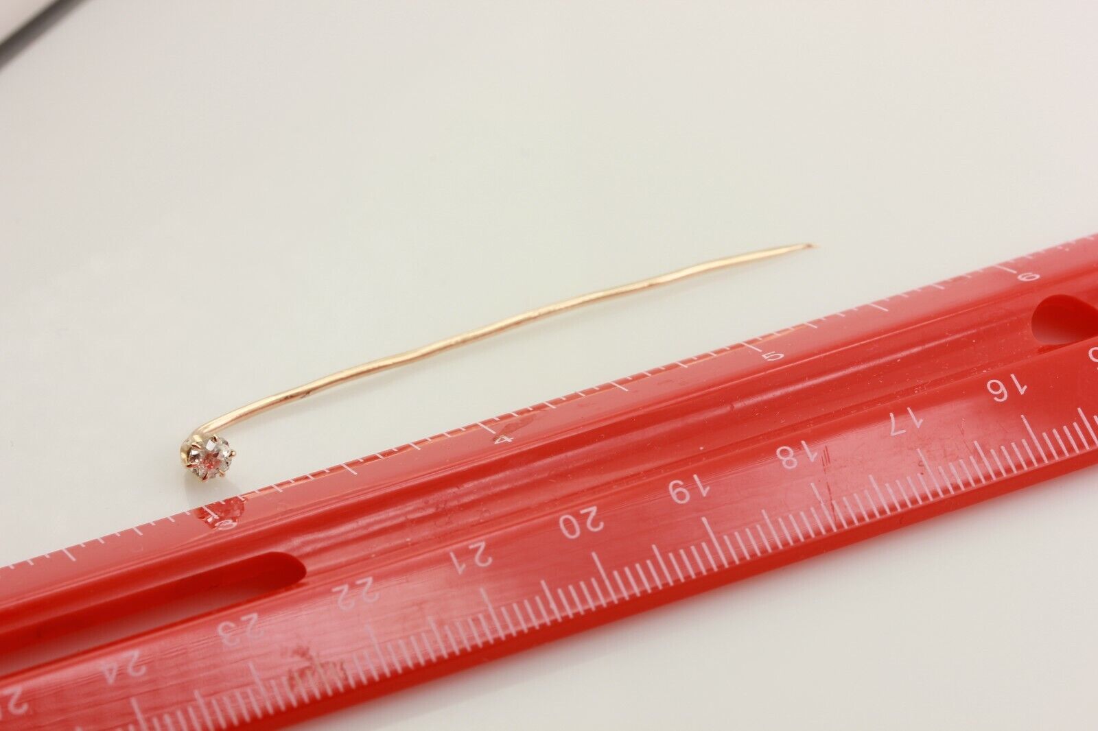 10k yellow gold 3.2mm 0.02ct round diamond L-M I3 stick pin estate vintage 0.8g