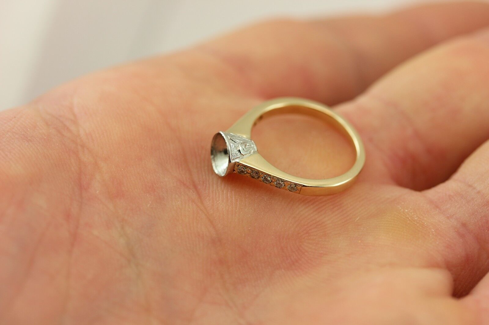 Platinum-14k yellow gold 5.5mm round diamond engagement ring fleur de lis estate