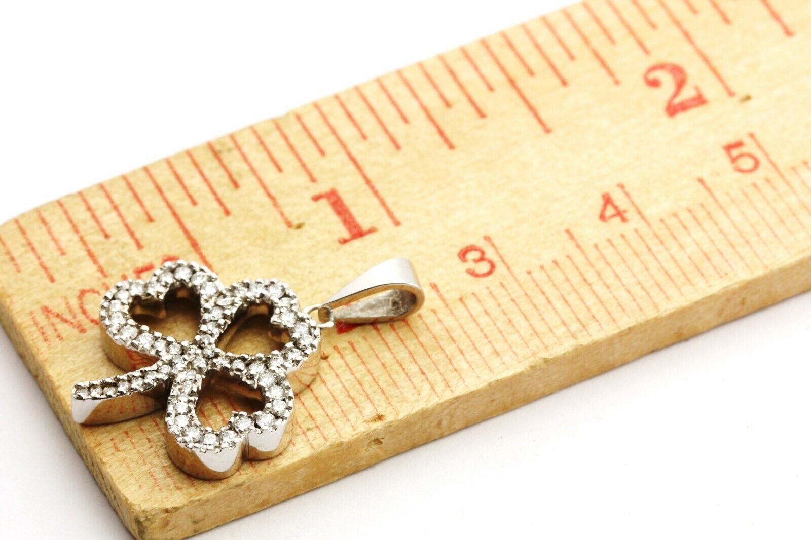 14k white gold 0.30ctw round brilliant diamond shamrock clover pendant 2.7g new