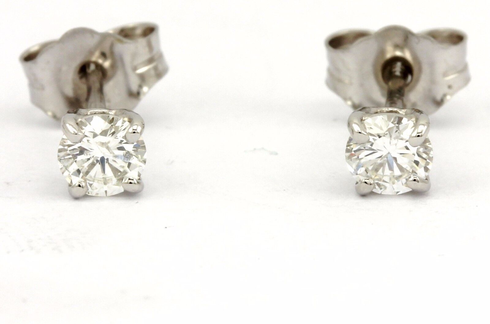 14k white gold 0.35ctw round brilliant diamond solitaire stud earrings NEW 0.57g