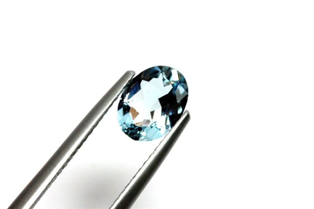 natural aquamarine 1.02ct 8x6 oval 7.91x6.03x3.63mm transparent blue gemstone