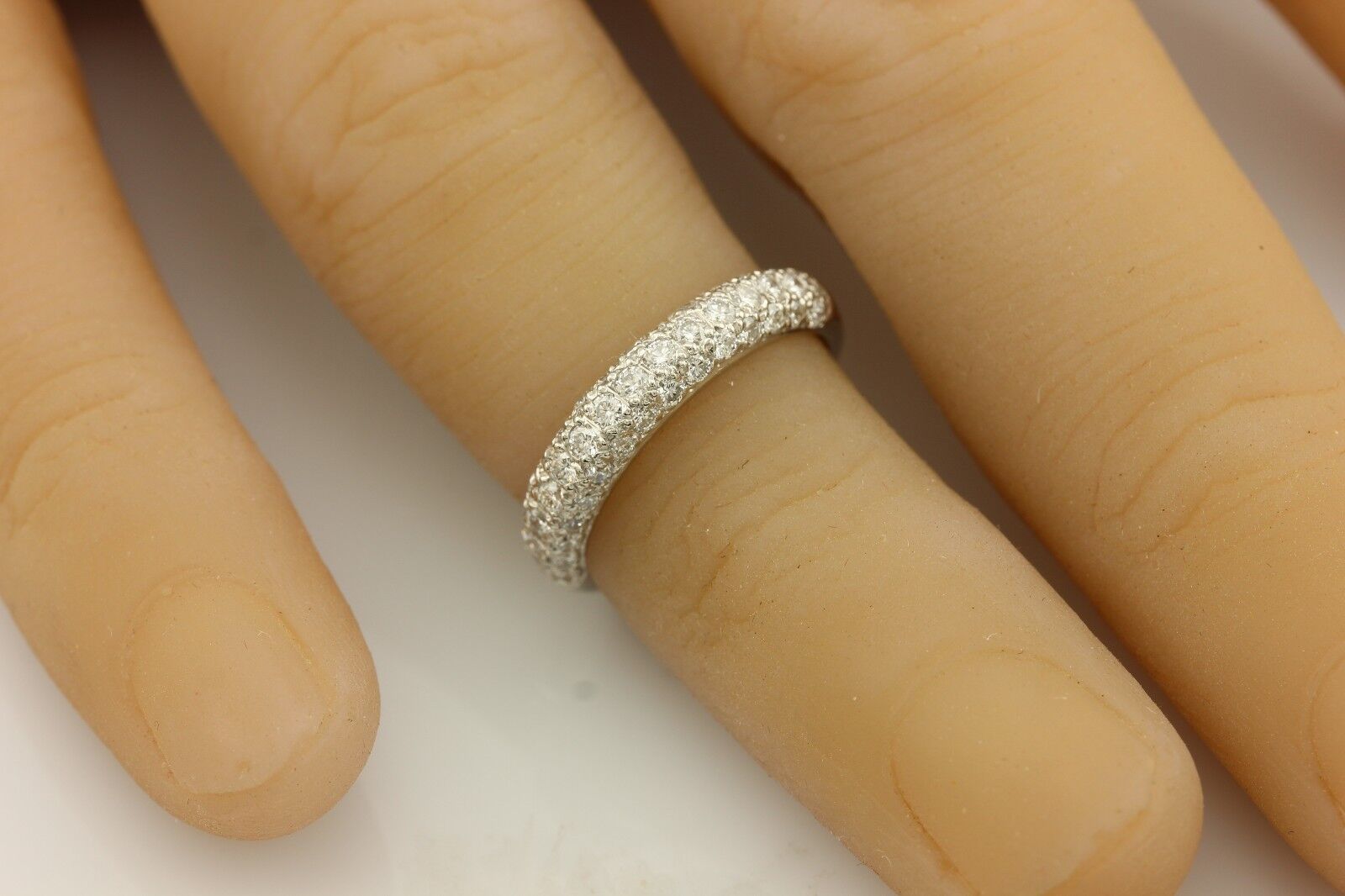 Platinum 0.66ctw round diamond pave wedding band 3.7mm ring size 5.25 NEW 3.67g