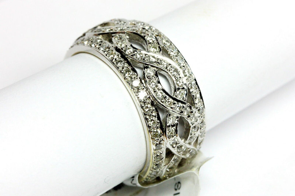 MAREI Amanti Infinity Spinning Ring with Pavé Diamonds In Platinum – MAREI  New York