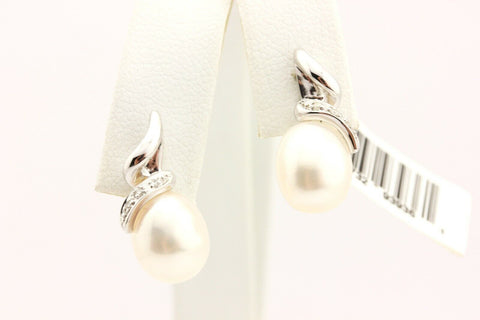 14k white gold 0.03ctw diamond 7.75mm oval freshwater pearl stud earrings 4.5g