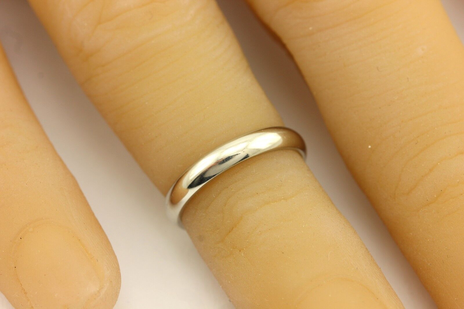 Platinum 3mm low dome high polish wedding band ring size 4.5 NEW 3.37 grams