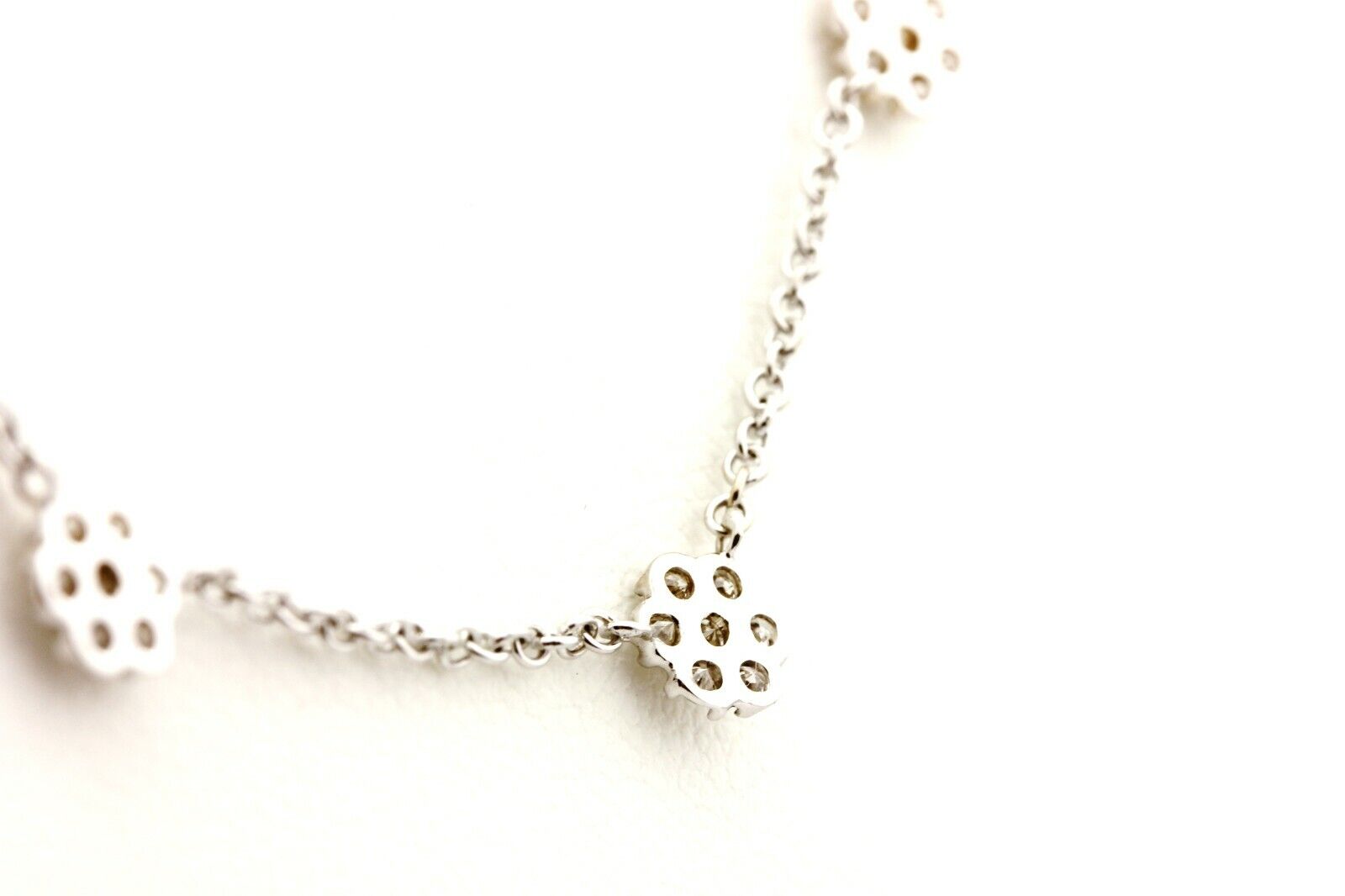14k white gold 0.59ctw round brilliant diamond station flower chain necklace 3g