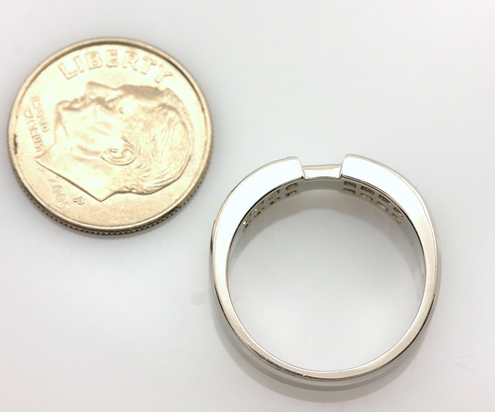 Platinum 0.83ctw princess diamond invisible set engagement ring semi mount NEW