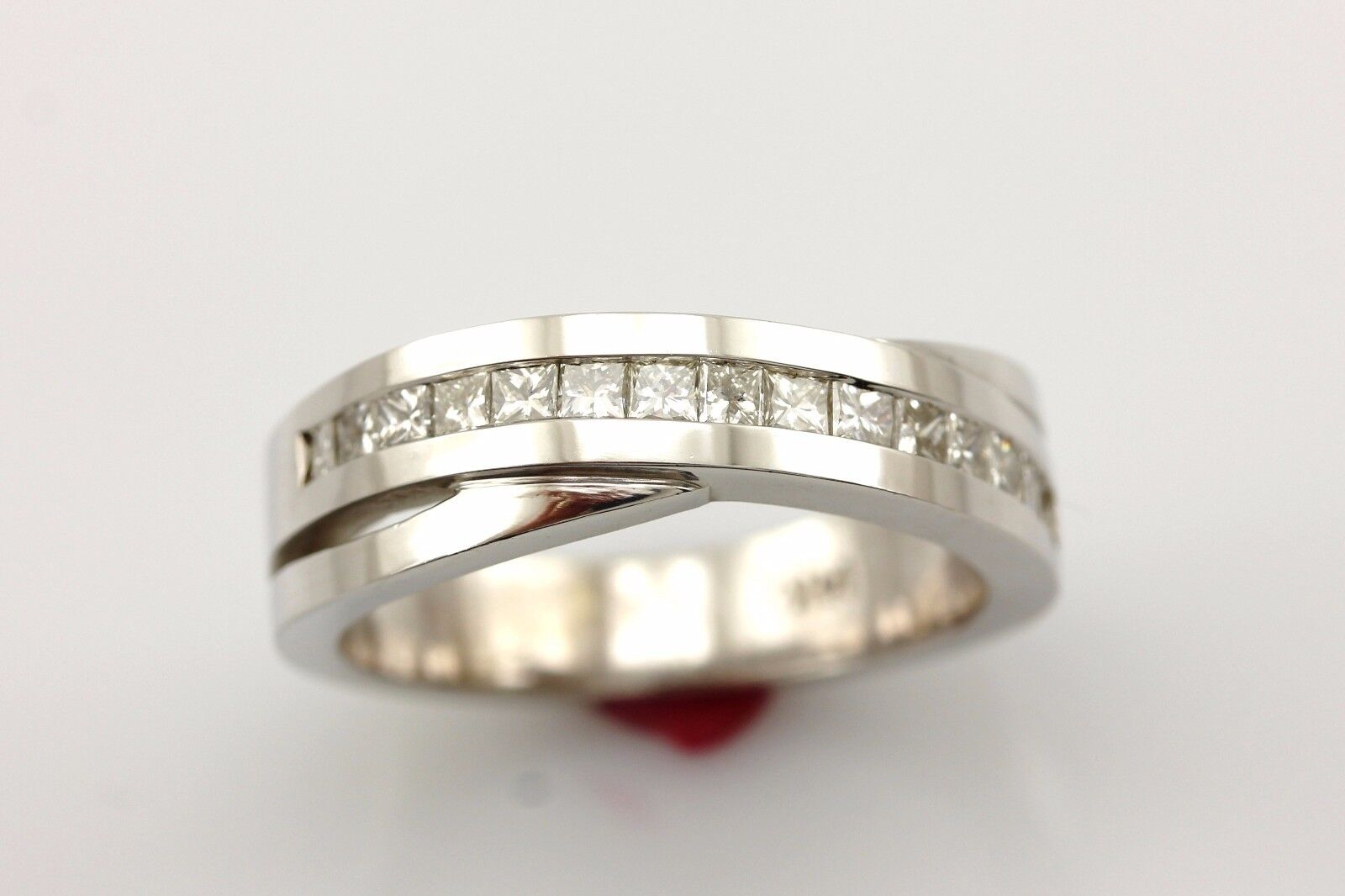 14k white gold 0.7 ctw princess diamond wedding band twist ring size 9 NEW 8.47g