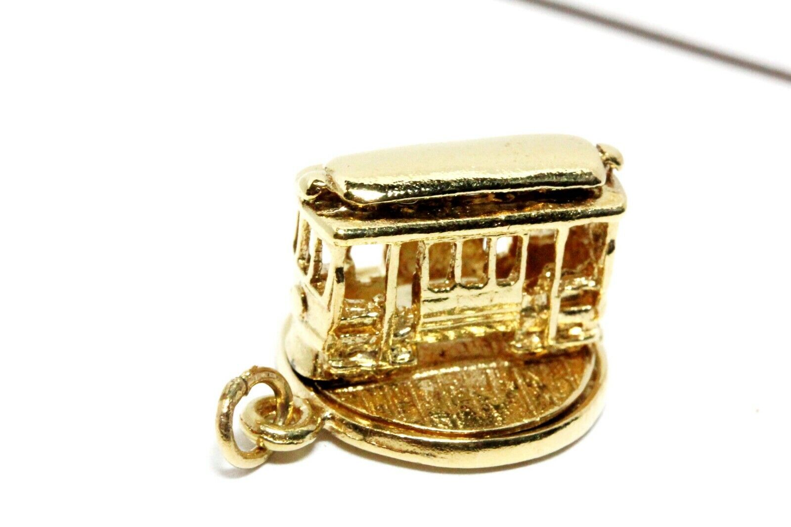 14k yellow gold charm pendant rotating trolley car rare estate vintage 4.9 grams